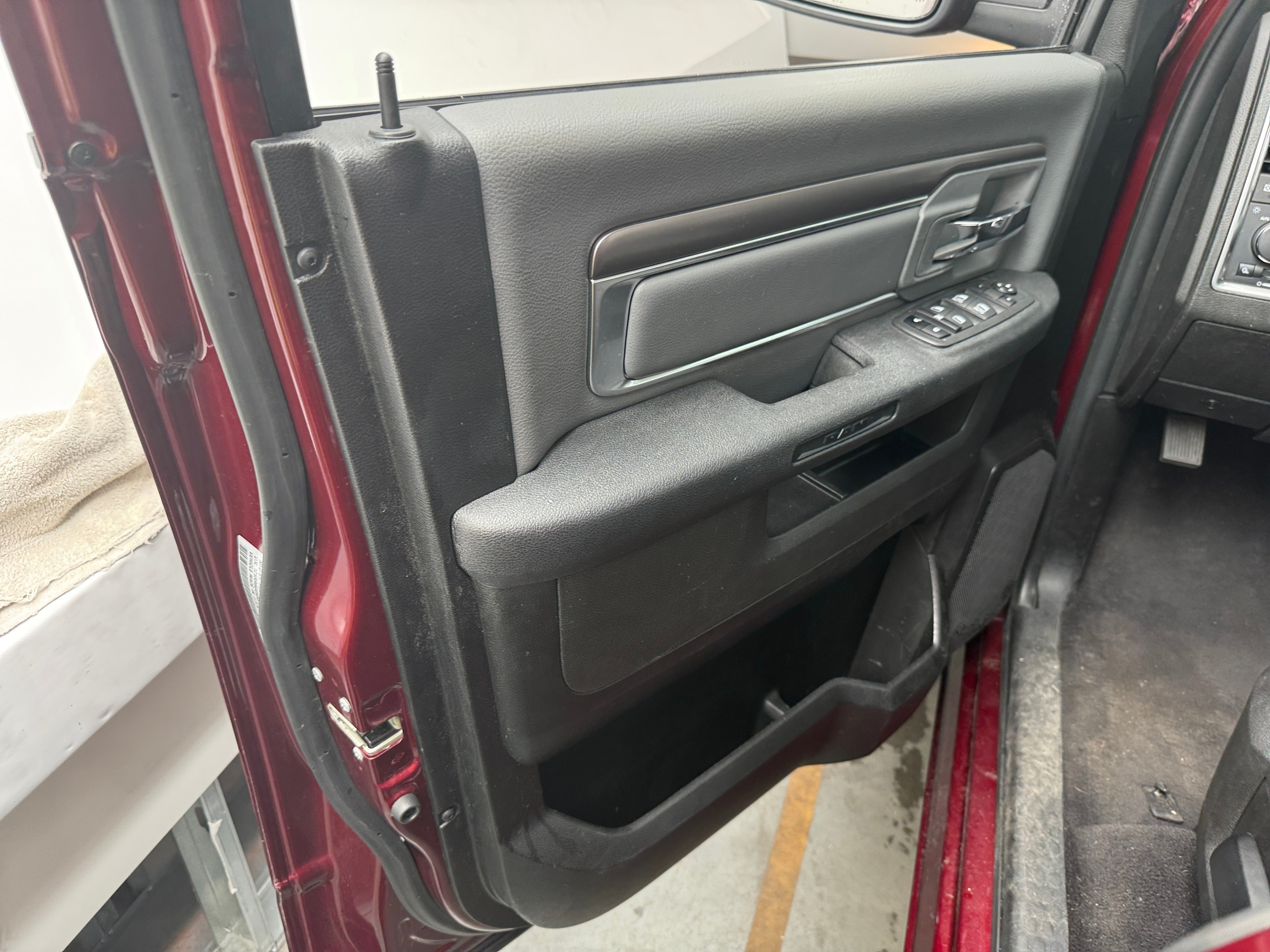 ram ram 1500 classic 2024 1C6RR6GG6RS123569 image ram ram 1500 classic 2024 1C6RR6GG6RS123569 image